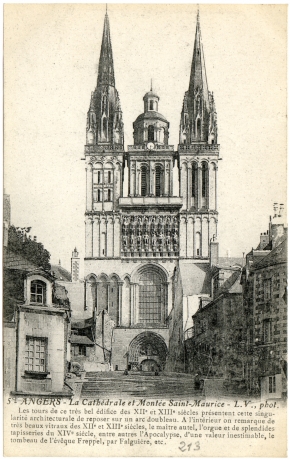 Angers - La cathédrale et la montée Saint-Maurice