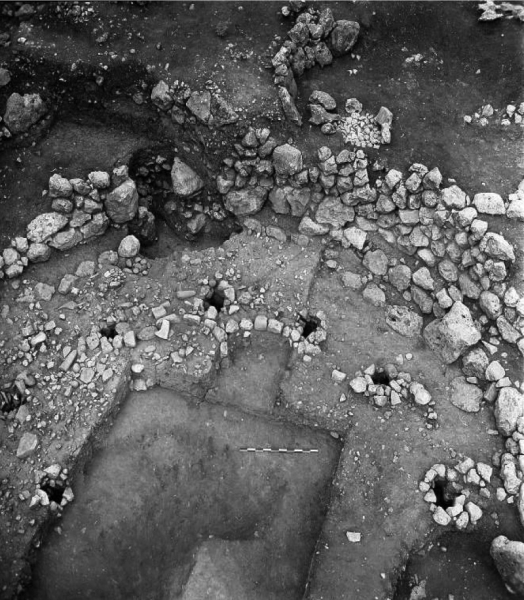 fig.6b Mallaha, fouilles de maison néolithique (d'après Valla 2008)